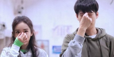 ​杨幂魏大勋领证结婚真假