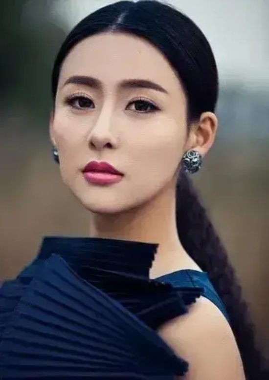 贾青的妩媚迷人高清写真合集