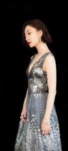 ​王珞丹一袭露肩礼服裙温婉端庄写真合集