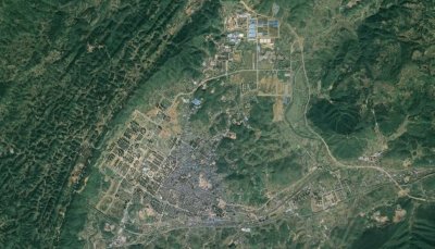 ​卫星上看重庆南川：有新老两个城区，金佛山是5A级景区