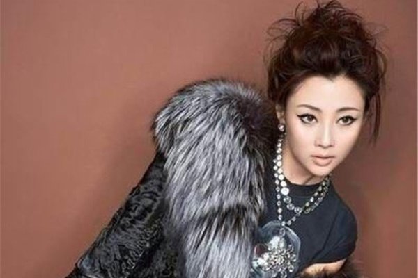 殷桃的现任老公是谁  可以托付终身的人