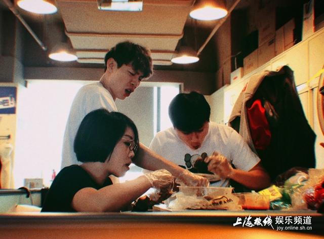上海的几个著名主持人（上海人的又一个青春结束了）(24)