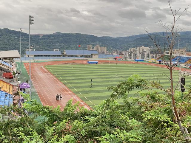 重庆有哪些二本大学可以报（重庆的两所二本院校）(2)