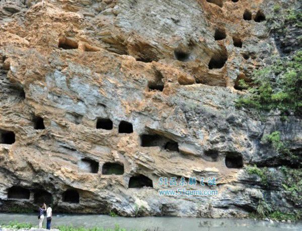三峡悬棺的千古之谜是什么 悬棺怎么弄上去的-图2