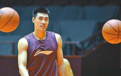 ​山西签下35岁老将，陈盈骏峰回路转，韩德君战王哲林