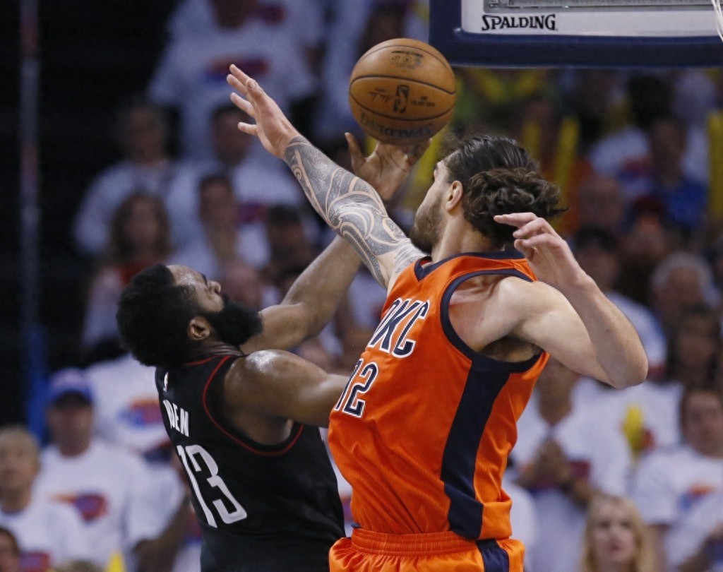 篮球——NBA季后赛:火箭胜雷霆