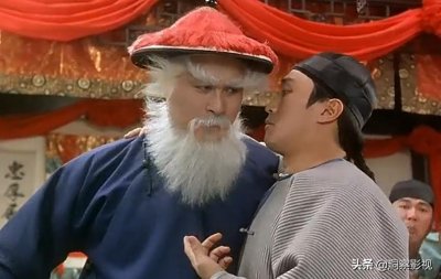 ​是商业和人性，让《九品芝麻官》的徐锦江，变成“中国圣诞老人”