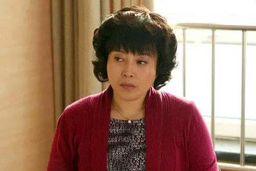三段感情将她伤彻底，爱女儿却不知怎么陪女儿，丁嘉丽的无可奈何