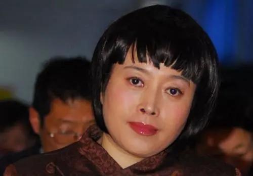 三段感情将她伤彻底，爱女儿却不知怎么陪女儿，丁嘉丽的无可奈何