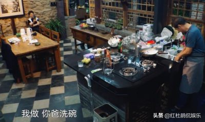 ​张国立邓婕年过六旬还有个上初中的女儿？一家三口互动非常有爱