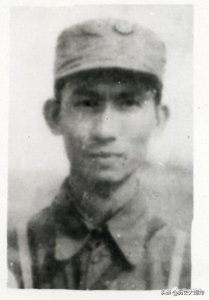 ​他毕业于黄埔军校，后靠枪法打出名气，却不幸被警卫员误杀