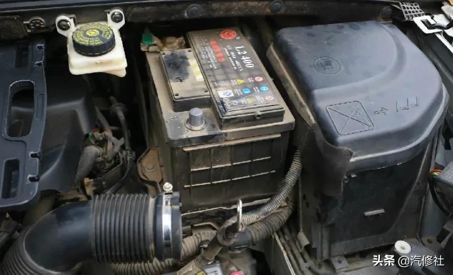 电池安装正负极图片(汽车负极断电和正极断电的区别)