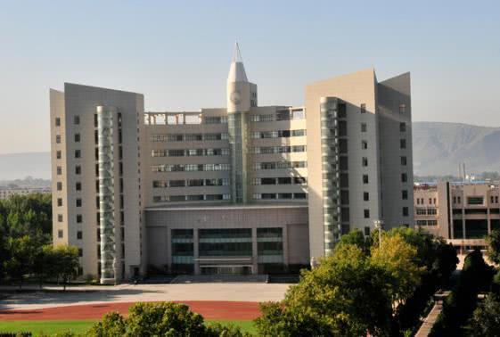 比清北还难考的大学，免费上学有补贴，毕业包分配