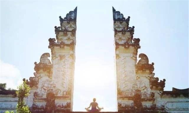 巴厘岛天空之门游，来回八小时的路程，只拍了五分钟照片值得吗？