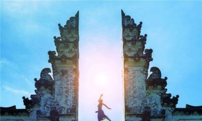 ​巴厘岛天空之门游，来回八小时的路程，只拍了五分钟照片值得吗？