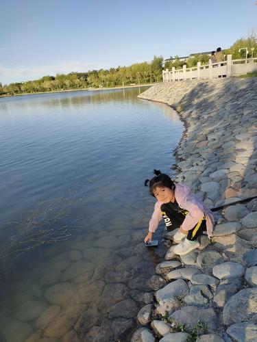 3、阳新老县城的小溪河边。