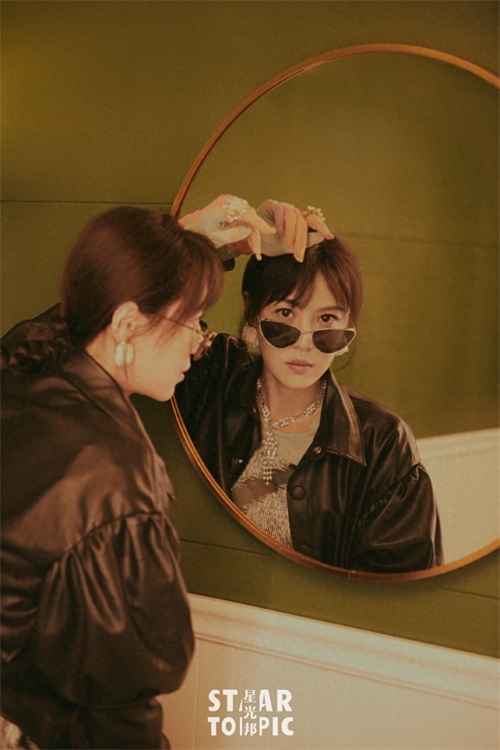 李金铭 时尚甜美写真图片，《爱情公寓》饰演美嘉