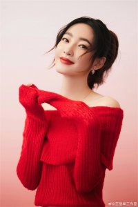 ​王丽坤写真，红衣美人，时尚优雅，俏丽动人