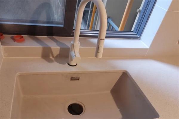 装修台下盆安装全过程 台下盆安装用什么胶比较结实 2