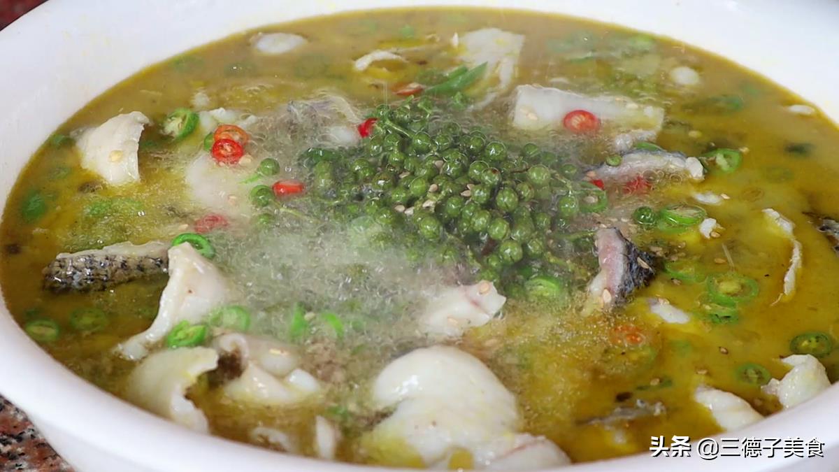 教你藤椒鱼的正宗做法,麻辣到极致,泼油那刻流口水了