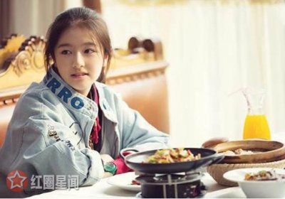 ​李兰迪手臂上是纹身么李兰迪胳膊上的黑点是什么东西