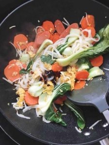 ​原来河粉这么炒才是最好吃的，一吃一大碗，看完涨知识