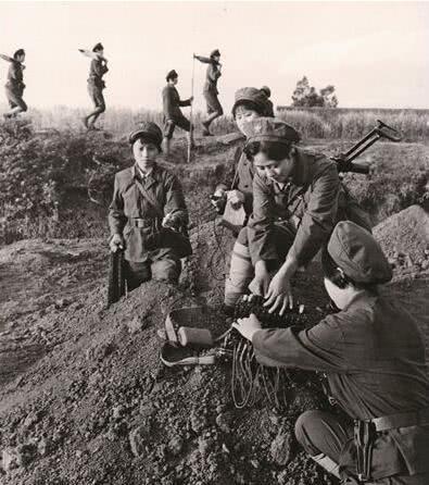 为什么越南女兵在中越战争中那么开放?原来是被这个国家给带的