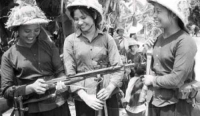 ​为什么越南女兵在中越战争中那么开放？原来是被这个国家给带的