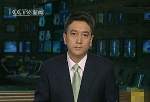 家境贫穷父亲瘫痪,三次考研终成功,如今成央视最帅气男主持