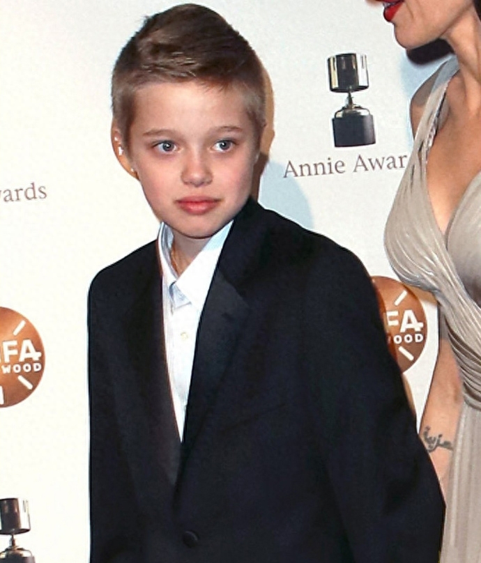 安吉丽娜朱莉携女儿现身,年仅11岁的希洛一看就是亲生的