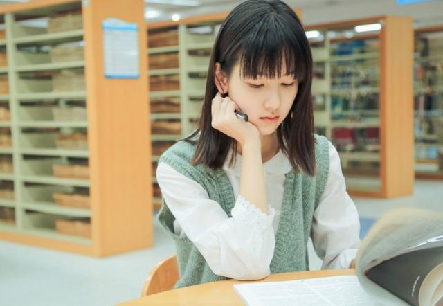 窦骁首部民国剧官宣,甜美小花出演女主,配角还有嘉行的他