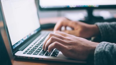 ​居居女孩是什么梗