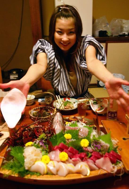 樱朱音个人资料写真作品