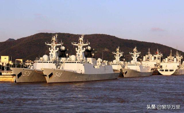 052d驱逐舰到底有多强(海峡对岸的4艘基德级驱逐舰)(8)