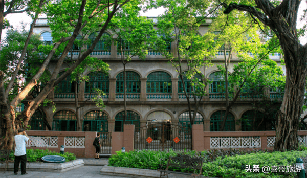 荔湾区在广州的什么位置(荔湾区面积多大)