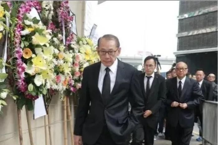 向华强杨受成什么关系(杨受成被称恶霸与向华强争女伴)