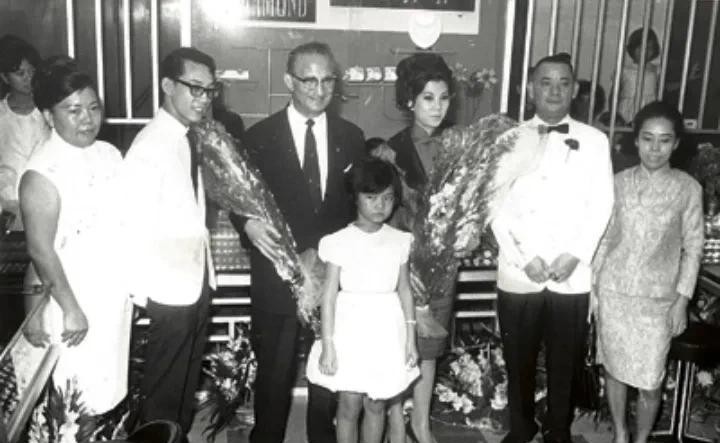 向华强杨受成什么关系(杨受成被称恶霸与向华强争女伴)