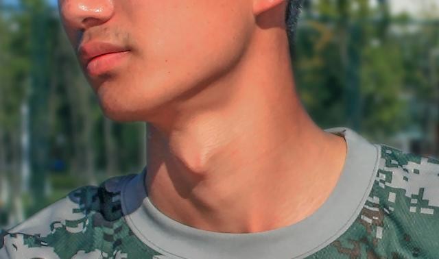 身高会猛长的征兆(男孩出现4+1信号是身高猛涨期)