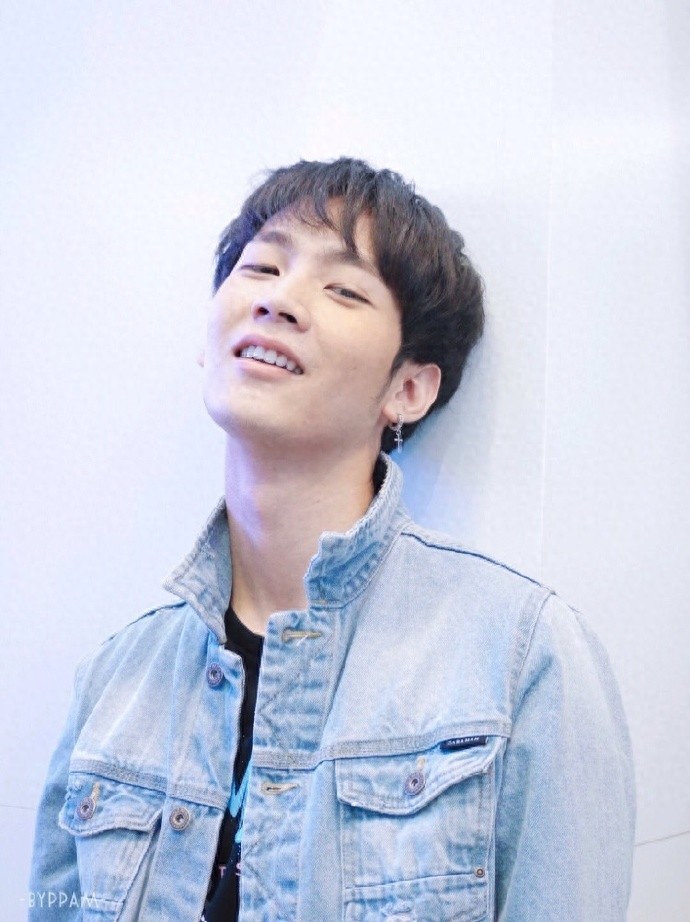 「美男」腐剧《青春追梦曲》中的少爷《逐月之月》中的ming