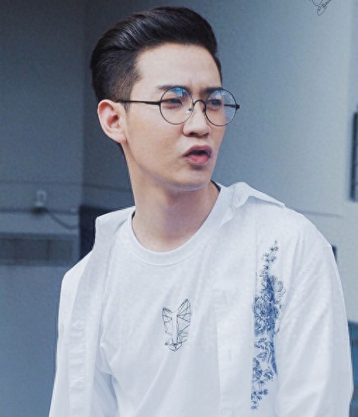 「美男」腐剧《青春追梦曲》中的少爷《逐月之月》中的ming