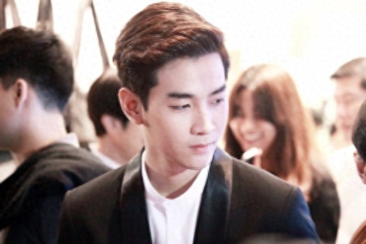 「美男」腐剧《青春追梦曲》中的少爷《逐月之月》中的ming