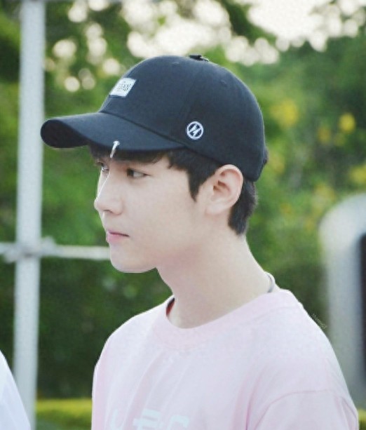 「美男」腐剧《青春追梦曲》中的少爷《逐月之月》中的ming