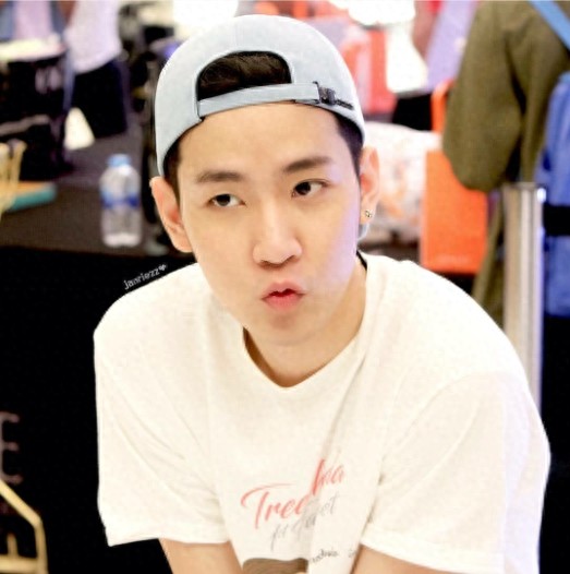 「美男」腐剧《青春追梦曲》中的少爷《逐月之月》中的ming