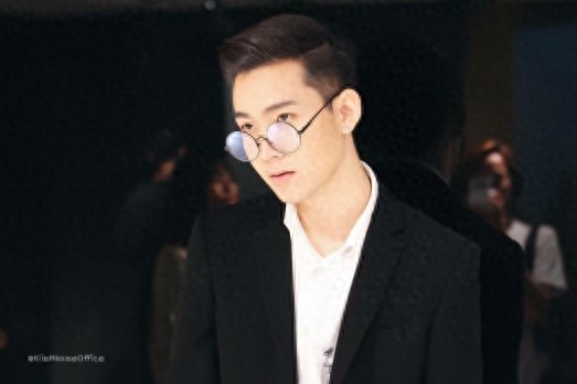 「美男」腐剧《青春追梦曲》中的少爷《逐月之月》中的ming