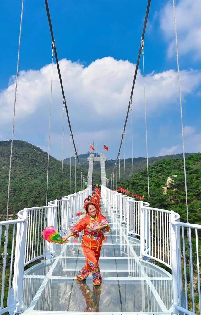 惊艳!临沂海拔最高的玻璃桥亮相蒙山