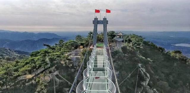 惊艳!临沂海拔最高的玻璃桥亮相蒙山