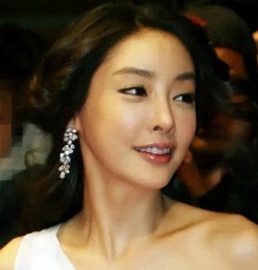 ​回顾韩国娱乐圈有多乱？女神沦为财阀玩物，解读女星张紫妍事件