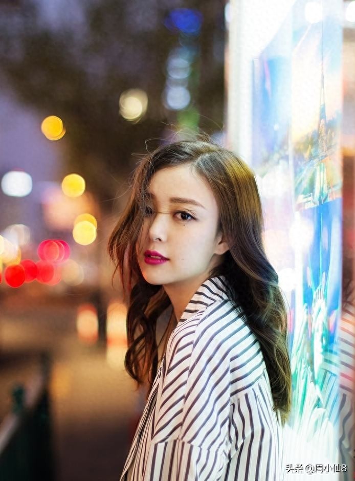 明星汪小敏,娱乐圈歌手和演员,被誉为“新一代时尚小花旦”