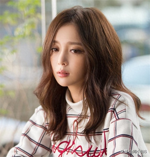 明星汪小敏,娱乐圈歌手和演员,被誉为“新一代时尚小花旦”