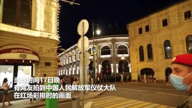 喀秋莎是一个人名,俄文翻译为Кbaiатюша……